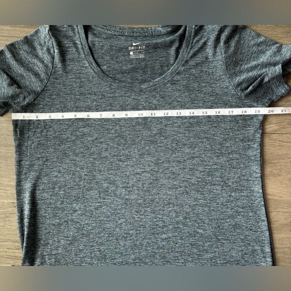 Nike Dri Fit Womens Gray Fitted Short Sleeve Stretch T-Shirt Size Large Running - Picture 8 of 9
